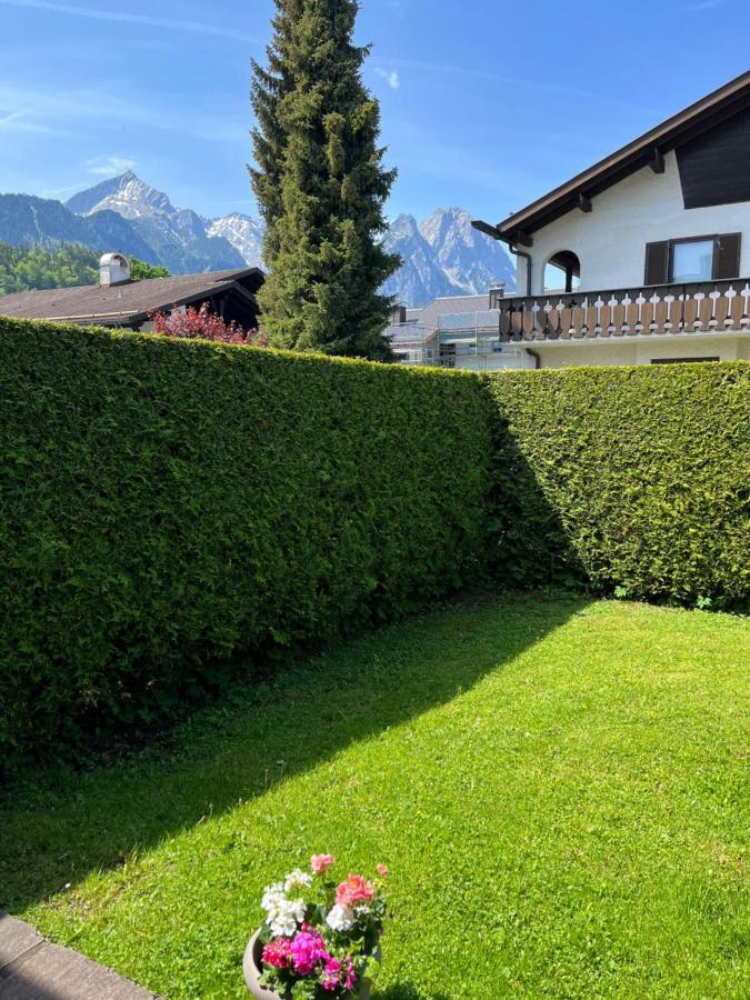 גרמיש-פרטנקירכן Doppelhaushaelfte Zugspitzblick Mit Privatem Garten מראה חיצוני תמונה